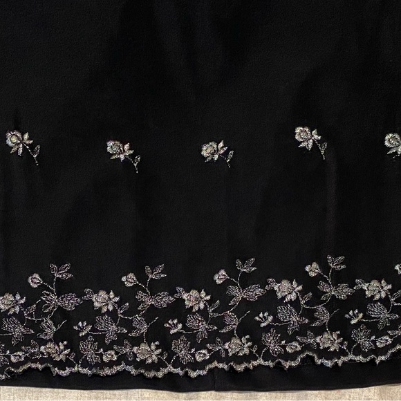 Little Black 90’s dress - Picture 4 of 4